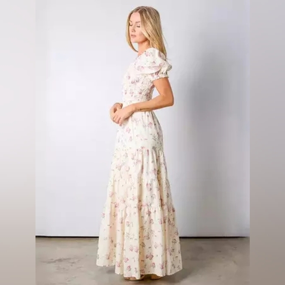 Storia Floral Print Maxi Dress With Puffed Sleeves Apricot - Picture 3 of 9